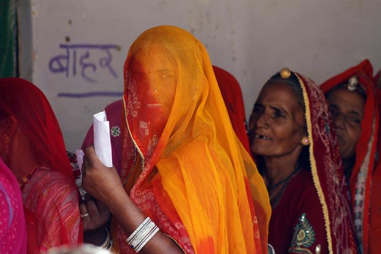 Indien. Modis jordskredssejr er i virkeligheden et stort skridt tilbage for det indiske demokrati,skriver  Alexander Ansdersson og Lisa Christensen. 