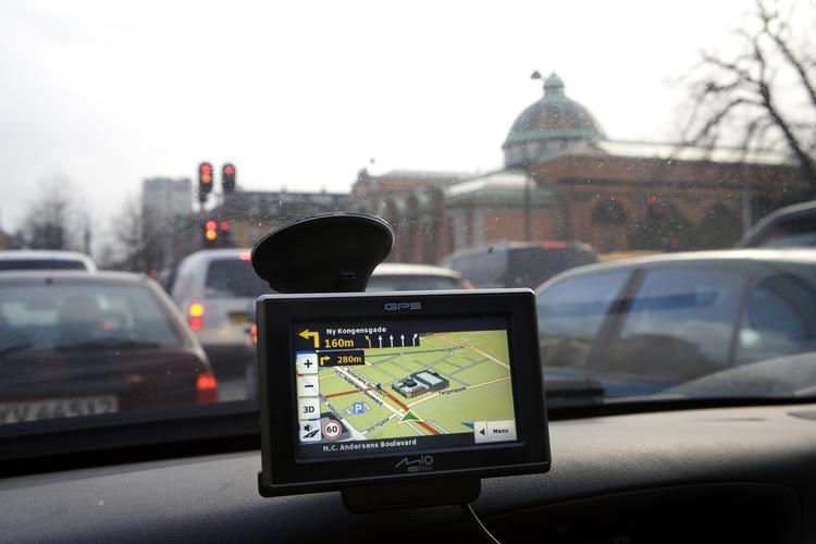 GPS. En dims i forruden er smart at have med på ferien - både i Danmark og i udlandet. 