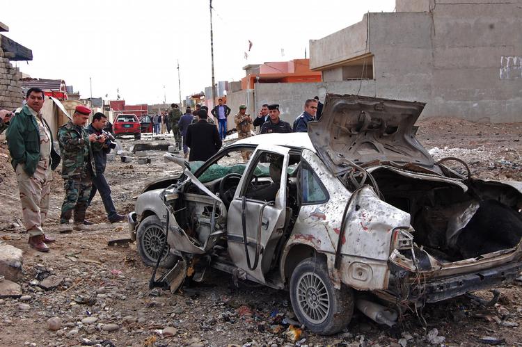 Kampe. Mosul har længe været plaget af kampe mellem hæren og oprørere, der nu helt har taget kontrollen med byen. 