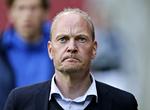 indkøb. Esbjergs cheftræner Niels Frederiksen vil sørge for, at Esbjerg får en bedre start i Superligaen end sidste år, hvor de europæiske kampe drænede energien fra truppen. 