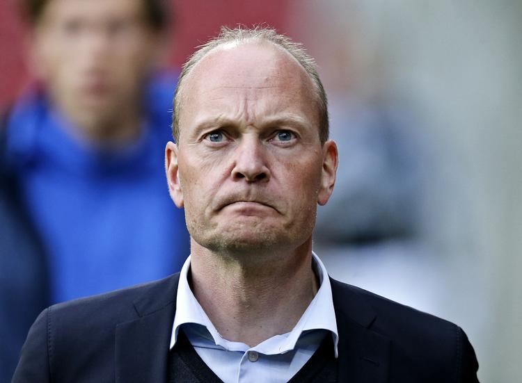 indkøb. Esbjergs cheftræner Niels Frederiksen vil sørge for, at Esbjerg får en bedre start i Superligaen end sidste år, hvor de europæiske kampe drænede energien fra truppen. 