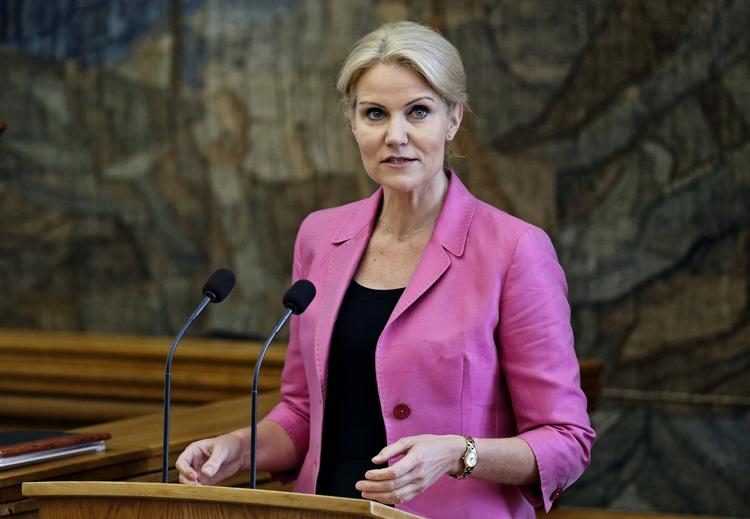 Statsminister. Næsten hver anden dansker foretrækker Helle Thorning-Schmidt som statsminister. Kun 31 procent peger på Lars Løkke Rasmussen. 