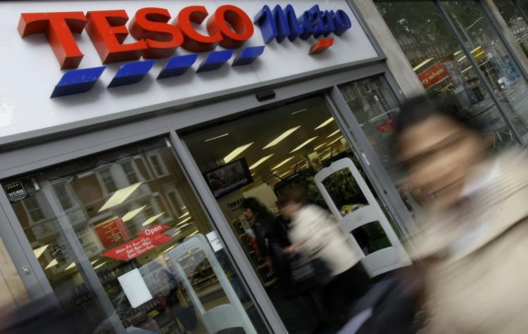 nedtur. Tesco har været for langsom til at følge med udviklingen og handle derefter, mener investorer og analytikere. 