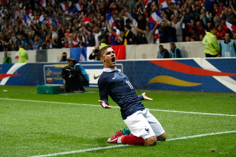 Brandvarm. Antoine Griezmann har spillet 4 landskampe i alt. Og scoret 3 mål indenfor de seneste 12 dage for Frankrig. 
