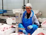 spildt? Pakkeriarbejder på slagteriet Susanne Nielsen frygter, at medarbejdernes investering i deres arbejdsplads viser sig at være spildt, fordi det er en gammel fabrik, der er blevet forsømt af Danish Crown. 