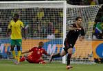 1-1. Da Rafael Marquez udlignede til 1-1 mod Sydafrika, sendte den daværende FC Barcelonaspiller værtsnationen på kurs mod en unik eliminering i den indledende runde. 