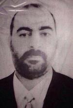 TOPISLAMIST. Her ses Abu Bakr al-Baghdadi på ét af de kun to eksisterende fotografier af ham - muligvis da han gik på universitetet. I dag er han bannerfører for de islamister, der har indtaget store dele af Irak og Syrien. 