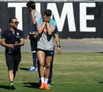 ispose. Cristiano Ronaldo forlader træningen med en skade. 
