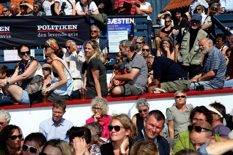 Sommer. Vejret bliver pænt i weekenden og det kan de blandt andet glæde sig over på Folkemødet på Bornholm, hvor der også i går var masser af solskin. 