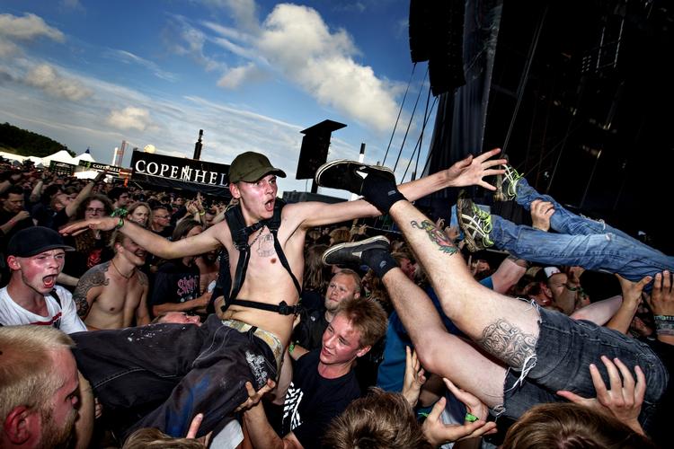 Menneskekender. Det er ikke opstemte, men fredelige Copenhell-deltagere man skal være bange for, rapporterer Listen. 