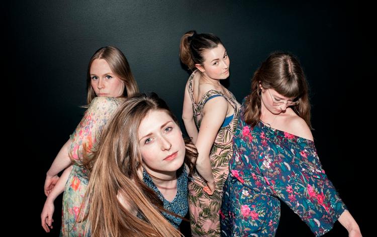 Kollektiv. De fire piger i DJ-kollektivetet Apeiron inviterer til fest med klublegenden KONG. 