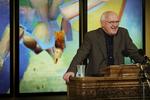 DEBATTØR. MedNiels Højlunds bortgang er en ivrig stemme i samfundsdebatten forstummet. Højskolemanden og debattøren er død, 82 år gammel. 