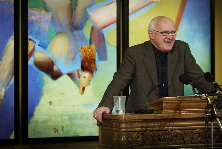 DEBATTØR. MedNiels Højlunds bortgang er en ivrig stemme i samfundsdebatten forstummet. Højskolemanden og debattøren er død, 82 år gammel. 
