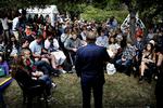 VELBESØGT. Der var fyldt foran Venstres hus ved Folkemødet i Allinge på Bornholm, da partiet inviterede til klassens time med Lars Løkke Rasmusen. 