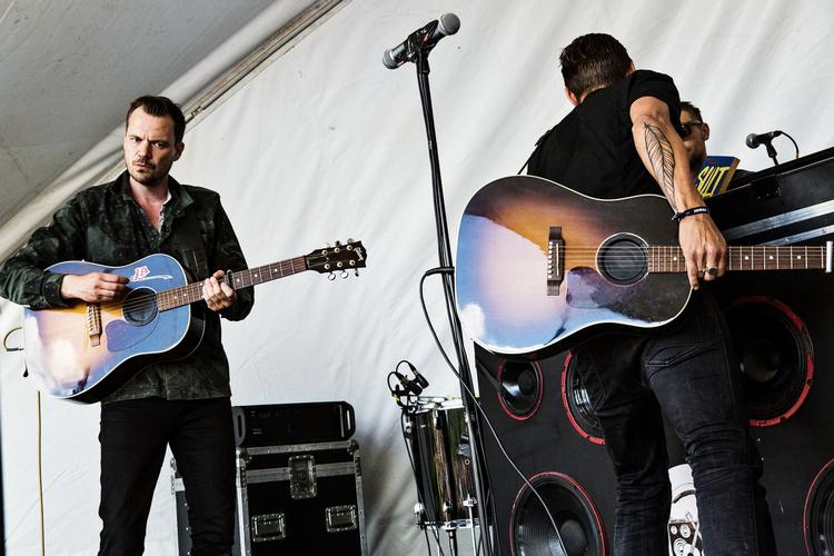 Northside. Peter Sommer og Simon Kvamm, De Eneste To, gav en 'hemmelig' koncert på Northside i dag. 