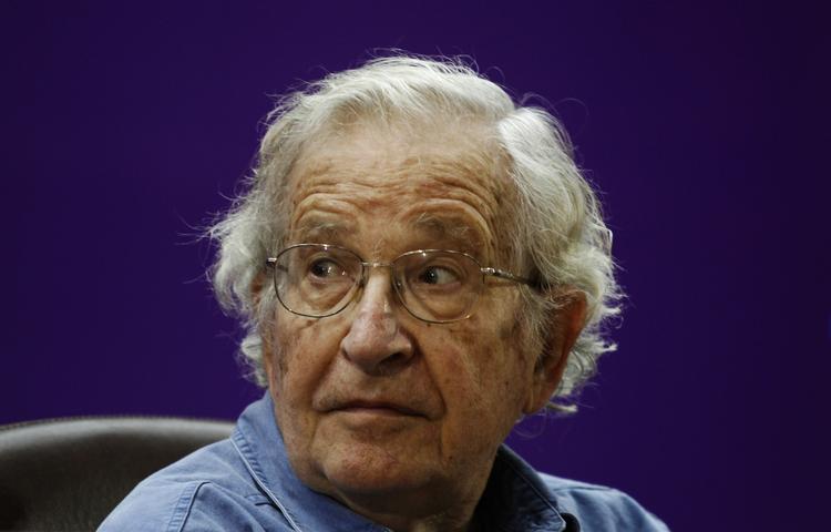 Lukkethed. Der skal være fuld gennemsigtighed, når det vedrører befolkningen, hvorimod der ingen form for gennemsigtighed må være, når det gælder de magtinstitutioner, skriver Noam Chomsky. 