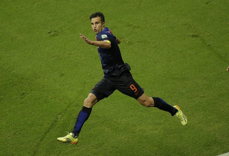 fest. Robin van Persie scorede to af målene i Hollands 5-1 sejr over Spanien, og angriberen opfordrer hollændere til at feste. 