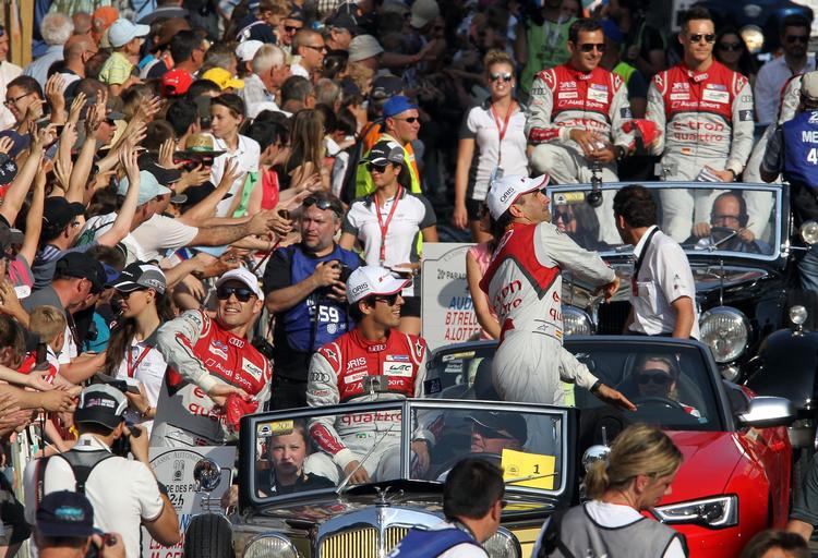 TEKNOLOGI. Når det 24 timer lange racerløb Le Mans starter i dag, er det med avanceret teknologi i den danske kører Jan Magnussens bil. 
