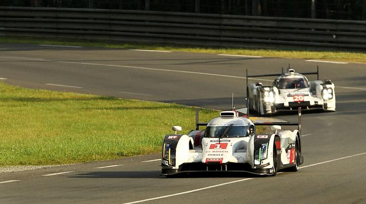 Mesteren. Tom Kristensen (forrest) har vundet Le Mans 9 gange tidligere. 