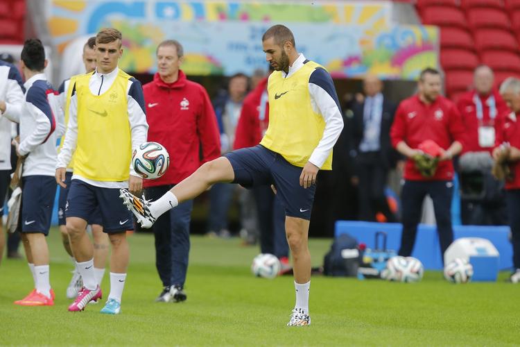 genopbygning. Karim Benzema (midt) træner før kampen mod Hondura. Franskmanden er en af de spillere, der var på holdet under den uværdige opførsel, de franske spillere lagde for dagen i 2010. 