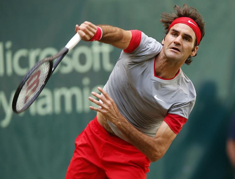 syvende. Roger Federer er i gang med at fornerede sig til græsturneringen i Wimbledon. 