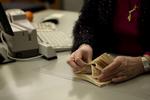 FAREZONEN. Bankerne skærer ned for at tilpasse omkostningerne til den lave aktivitet i øjeblikket. I alt har over 500 medarbejdere fået en fyreseddel i år. (arkivfoto) 