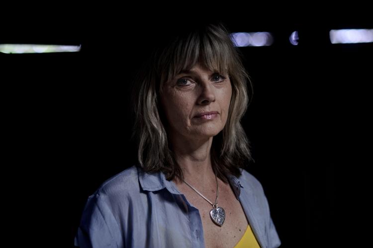 Underholdende. Hovedpersonerne skal gå grueligt meget igennem i Elsebeth Egholm samfundsrevsende 'Kød og blod'. 