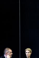 Budgetmestre. De luner i statskassen, de skattekroner, som regeringen med Helle Thorning-Schmidt og Bjarne Corydon i spidsen kan sætte ind på husholdningsbudgettet. 