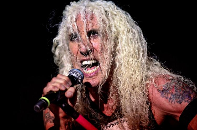 Rock. Man er ikke i tvivl om agendaen når 59-årige Dee Snider i front for Twisted Sister folder sig ud. 