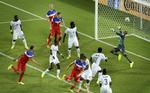 Matchvinder. John Brooks (yderst tv) headede USA’s sejrsmål ind efter 86 minutters spil. 