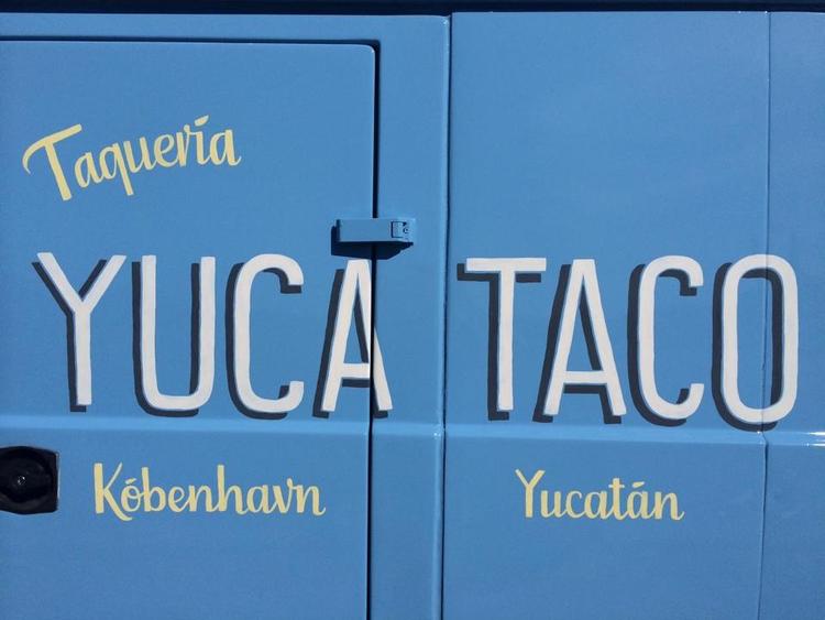 TACOS. Yuca Tacos serverer hjemmelavede tacos ud af siden på en gammel camper. 
