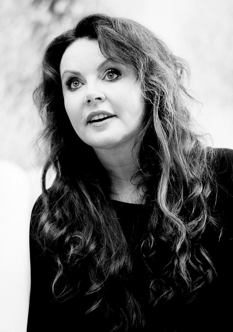rumsang. Sopran-stjernen Sarah Brightman har beltalt 52 mio. dollar for en tur til International Space Station i september næste år. 