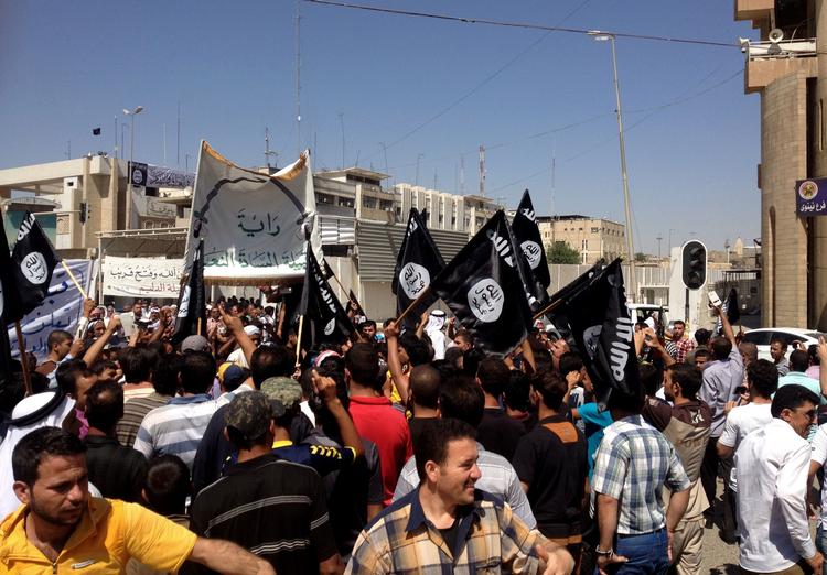 oprørsk. Oprørerne fra Isil-bevægelsen har indtaget flere byer i Irak, blandt andet Mosul i den nordlige del af landet. 