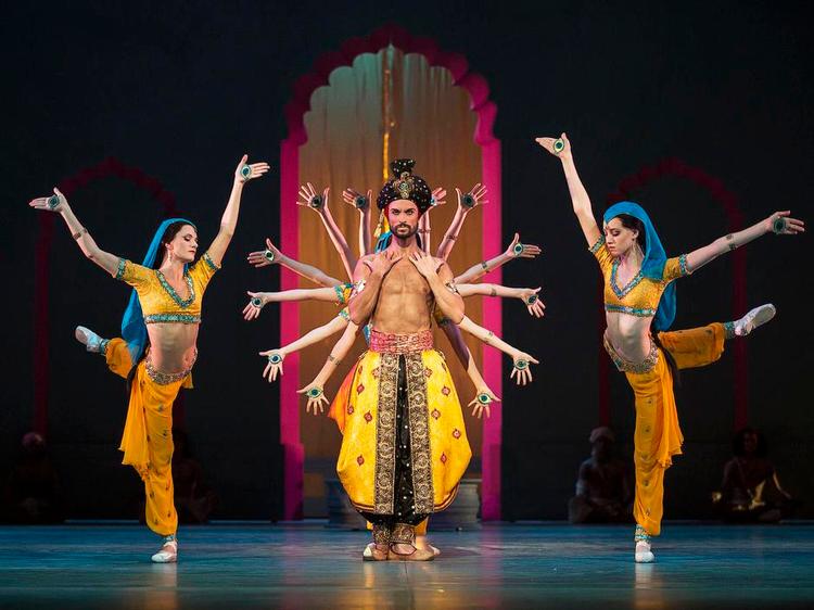 Støtte. Opførelsen af balletten 'La Bayadere' på Det Kgl Teater i foråret blev støttet af Annie og Otto Detlef Fond. 