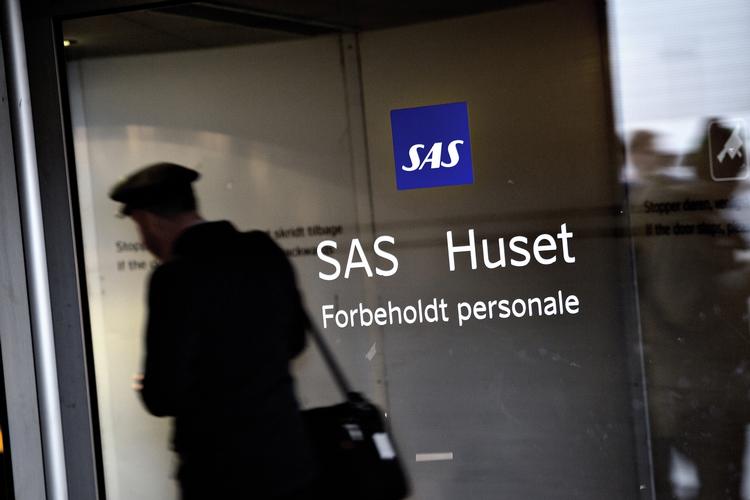 presset. SAS har været økonomisk trængt i mange år, og i november 2012 indgik selskabet en overlevelsesaftale med personalet, som blandt andet indebar, at de gik ned i løn. 