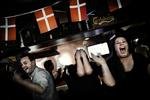 VM. Fejr fodboldmesterskaberne på bar med en kold øl i hånden. 