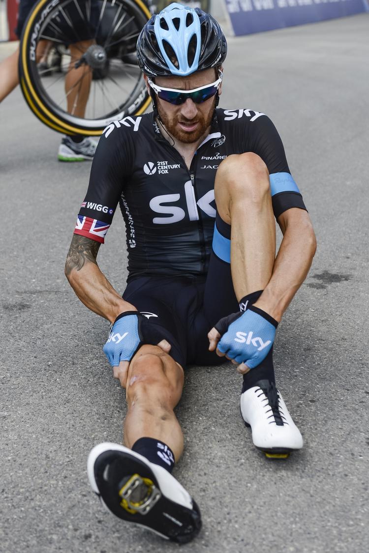 Exit. Wiggins var en tur i asfalten på 4. etape og har opgivet at fuldføre. 