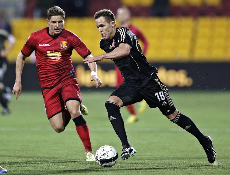 nøglespiller. AaB's Anders K. Jacobsen (th) skal være med til at skabe overraskelsen mod Dinamo Zagreb. 