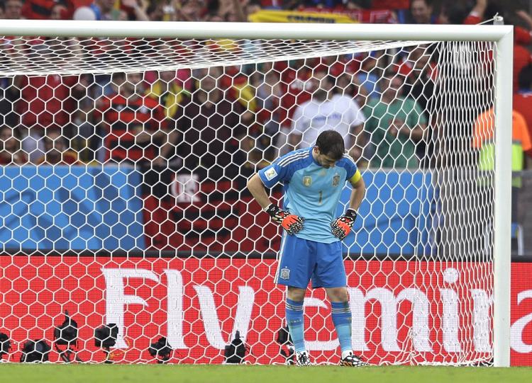 FÆRDIG. Efter at have lukket syv mål ind i to kampe får iker Casillas næppe spilletid i Spaniens sidste, ubetydelige VM-kamp. 