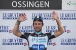 lufttur. Mark Cavendish jubler efter sejren på fjerde etape af Tour De Suisse. På femte etape gik det noget værre for briten. 