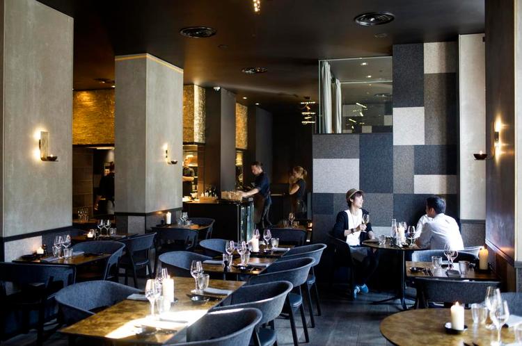 MUMS. Kælen torsk, saftige abrikoser og stegte lammestrimler så møre, at de får pulled pork til at minde om ståluld. Uformel laver fantastisk bistromad. 
