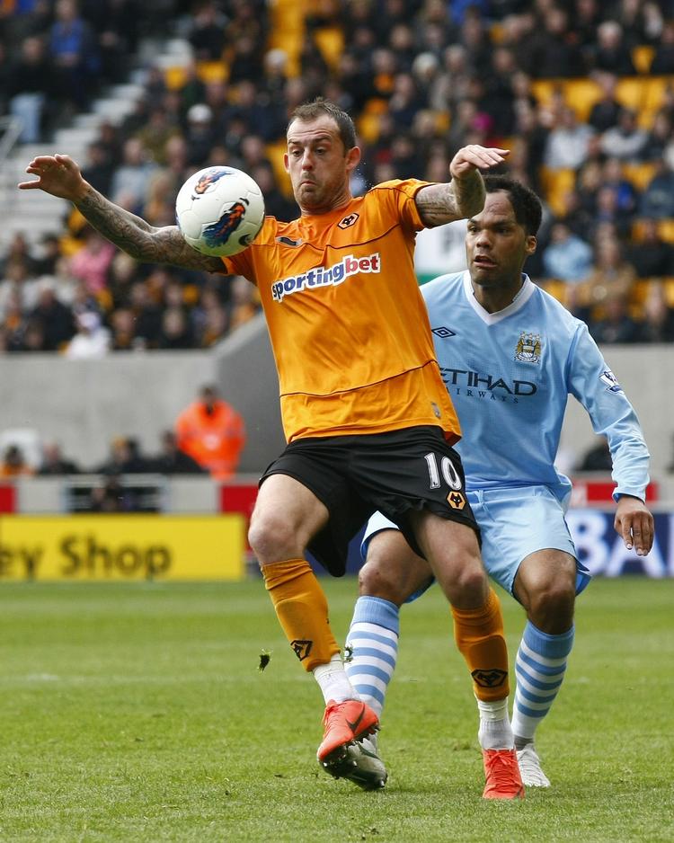 'forbudt'.Joleon Lescott 8th) i kamp mod sin tidligere klub, Wolverhampton. Nu skifter han til ærkerivalerne fra West Bromwich. 