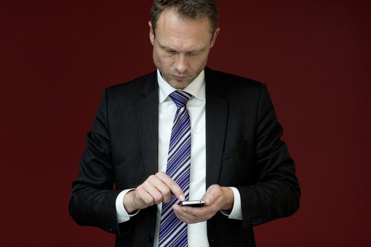 Bevillingsnævn. Kultur- og fritidsborgmester Carl Christian Ebbesen er formand for Københavns Bevillingsnævn, der nu har lukket for nye nattebevillinger, de såkaldte 05-bevillinger. 