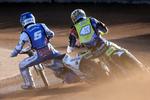Ræs. Den danske speedwaykører Nicki Pedersen (t.v.) kritiseres efter et sammenstød ved weekendens svenske grandprix. 