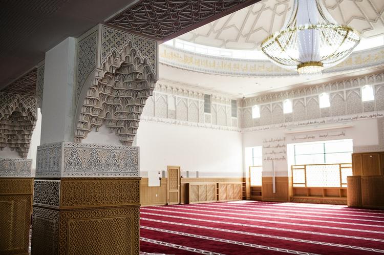 moské. Det officielle Danmark holdt sig væk, da københavnske muslimer i forgårs indviede en ny stormoske på Nørrebro. 