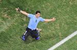 SUPERSTJERNE. Luiz Suarez overskyggede alle med sine to mål i opgøret mellem Uruguay og England. 