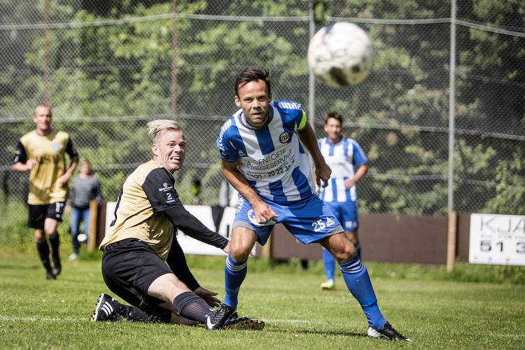HOLDSKIFTE. For fremtiden bliver der færre hold i 2. division. 