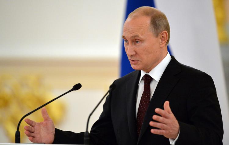 Udmelding. Putin siger, at våbenhvilen ikke er levedygtig, medmindre den følges af praktiske handlinger, der skal sætte fart i en forhandlingsproces. 