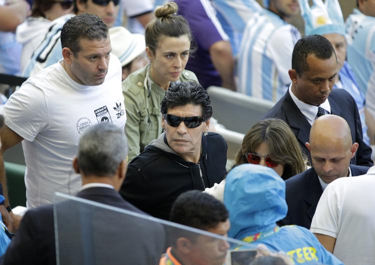 LEGENDE. Diego Maradona tiltrækker sig som altid opmærksomhed ved VM i Brasilien. 
