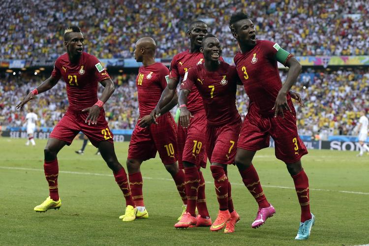 Jubel-dans. Asamoah Gyan satte gang i festlighederne, da han scorede til 2-1 mod Tyskland. 